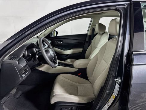 Used 2025 Honda Accord SE image 11