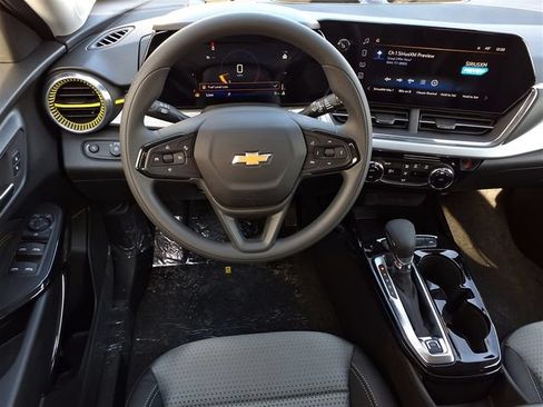New 2026 Chevrolet Trax LT FWD image 5