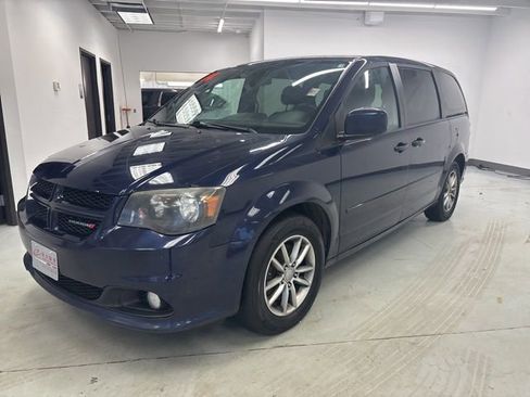 Used 2014 Dodge Grand Caravan R/T image 4