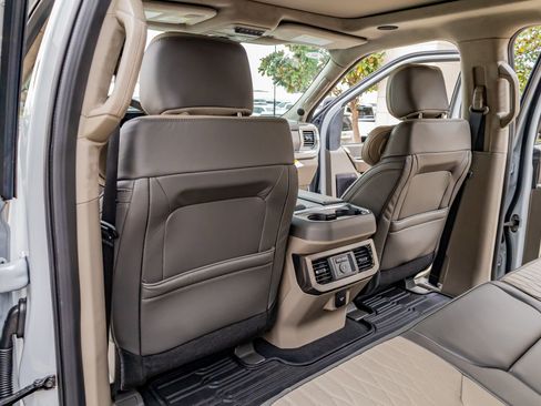 Used 2026 Ford F250 Platinum w/ Platinum Plus Package image 35