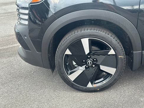 New 2026 Nissan Kicks SR image 11