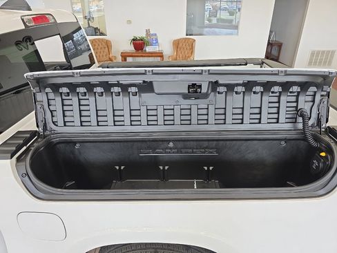 New 2026 RAM 1500 Laramie AWD/4WD image 19