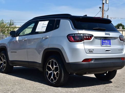 Used 2025 Jeep Compass Limited AWD/4WD image 10