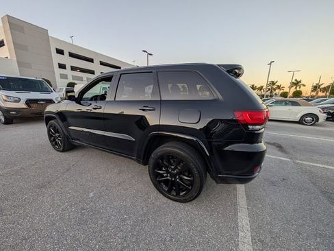 Used 2021 Jeep Grand Cherokee Laredo X image 9