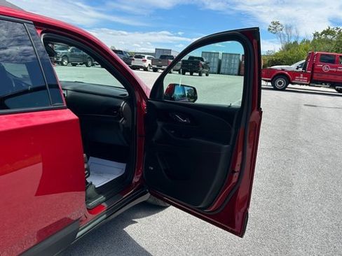 Certified 2023 Chevrolet Traverse RS image 46