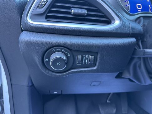 Used 2024 Chrysler Pacifica Touring-L w/ S Appearance Package image 61