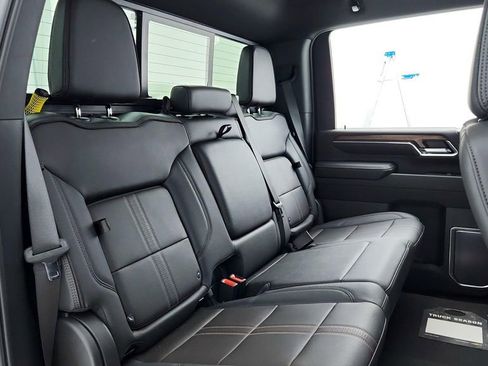 Used 2024 Chevrolet Silverado 2500 High Country w/ Technology Package AWD/4WD image 40