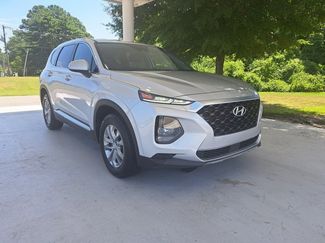 Used 2019 Hyundai Santa Fe SE image 1