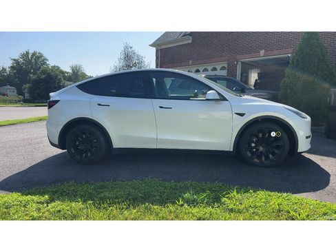 Used 2021 Tesla Model Y Long Range AWD/4WD image 4