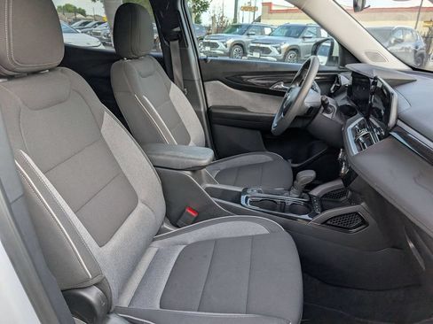 Used 2025 Chevrolet TrailBlazer LT AWD/4WD image 31