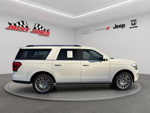 Used 2023 Ford Expedition Max Limited image 11