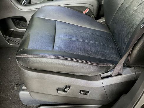 Used 2019 Dodge Grand Caravan GT FWD image 29
