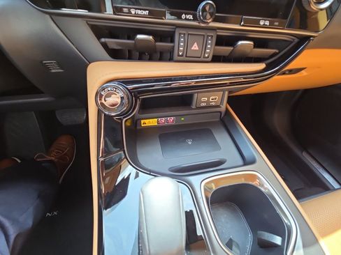 Used 2024 Lexus NX 250 FWD image 21