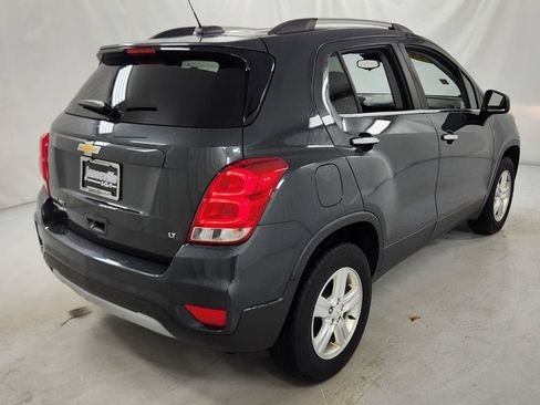 Used 2018 Chevrolet Trax LT w/ LT Convenience Package AWD/4WD image 3