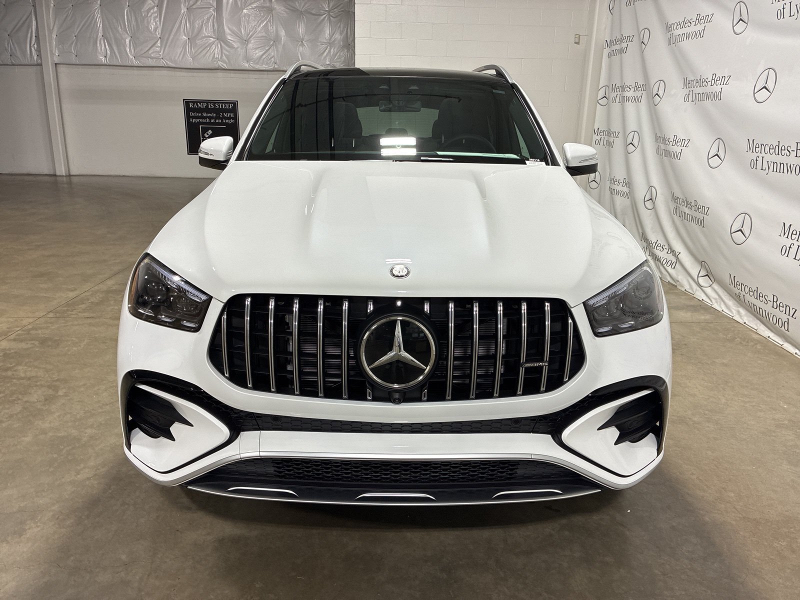New 2026 Mercedes-Benz GLE 53 AMG 4MATIC image 3