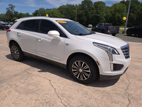 Used 2017 Cadillac XT5 Luxury w/ Driver Awareness Package FWD image 4
