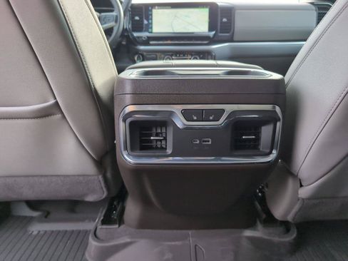 Used 2026 Chevrolet Silverado 2500 LTZ w/ LTZ Convenience Package AWD/4WD image 34