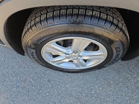 Used 2019 Chevrolet Trax LT w/ LT Convenience Package FWD image 12