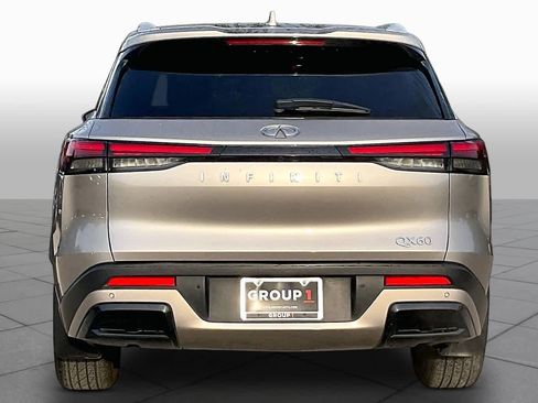 Used 2024 INFINITI QX60 Luxe w/ Vision Package FWD image 4