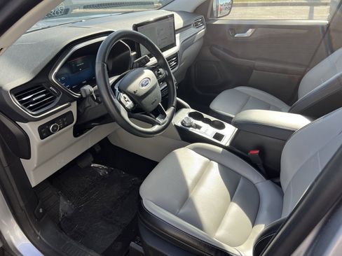 Used 2023 Ford Escape Platinum image 10