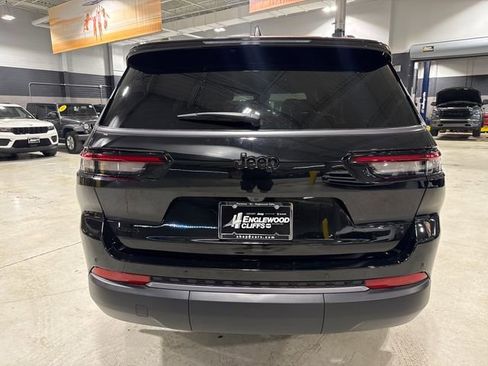 New 2026 Jeep Grand Cherokee L Limited w/ Limited Altitude Package AWD/4WD image 10