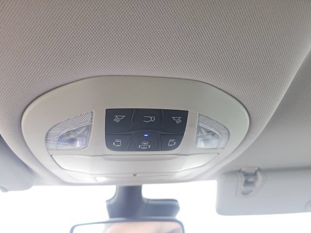 Used 2023 Chrysler Voyager LX FWD image 13