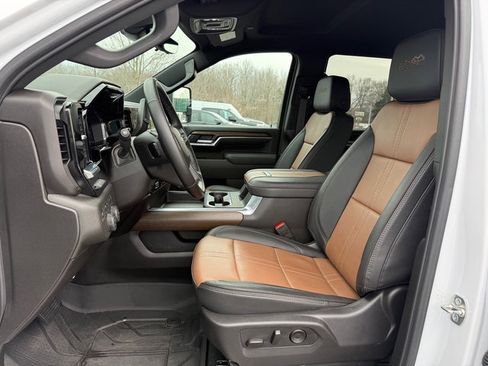 Used 2025 Chevrolet Silverado 2500 High Country w/ Technology Package image 14