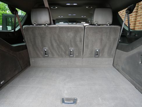 Certified 2024 Cadillac Escalade ESV Luxury AWD/4WD image 12