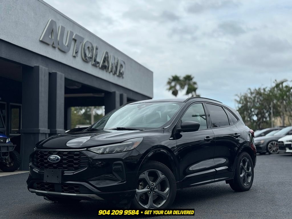 Used 2023 Ford Escape ST-Line AWD/4WD image 3