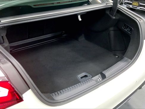 Used 2025 Mercedes-Benz E 350 Sedan image 32