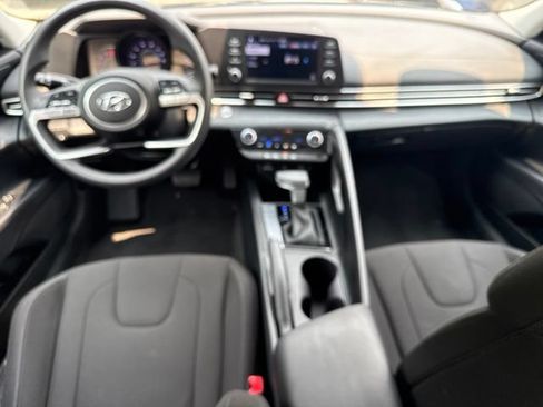 Used 2023 Hyundai Elantra SEL FWD image 4