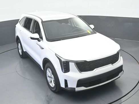 Used 2025 Kia Sorento LX FWD image 51