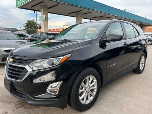 Used 2018 Chevrolet Equinox LS FWD image 1