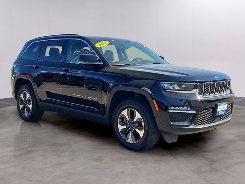 Used 2023 Jeep Grand Cherokee 4WD 4xe image 3