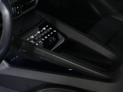 Certified 2024 Porsche Macan 4 Electric AWD/4WD image 22