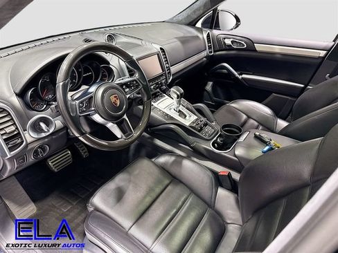 Used 2016 Porsche Cayenne Turbo image 10