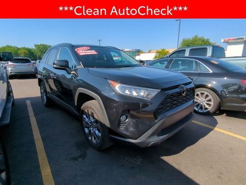 Used 2021 Toyota RAV4 XLE Premium FWD image 3