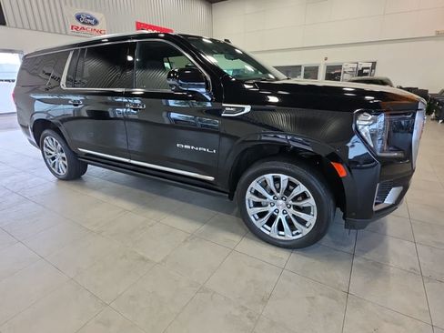 Used 2024 GMC Yukon XL Denali w/ Denali Reserve Package AWD/4WD image 5