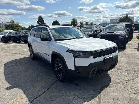 Used 2026 Jeep Cherokee Laredo AWD/4WD image 4