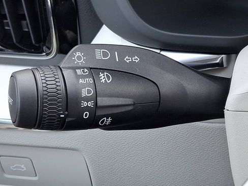 New 2026 Volvo XC60 B5 Ultra w/ Climate Package image 17