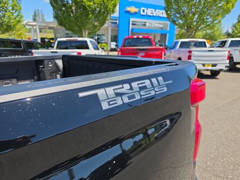 New 2026 Chevrolet Silverado 1500 Custom Trail Boss w/ Midnight Edition AWD/4WD image 33