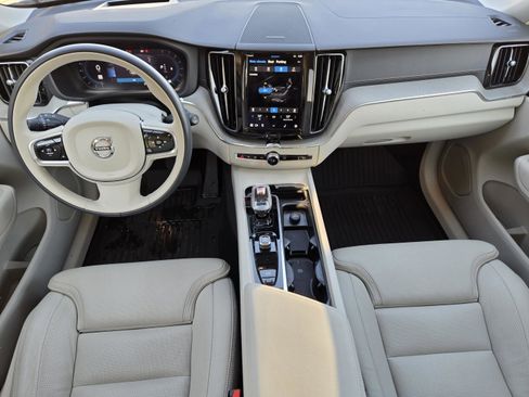 Certified 2023 Volvo XC60 B5 Ultimate w/ Climate Package image 28