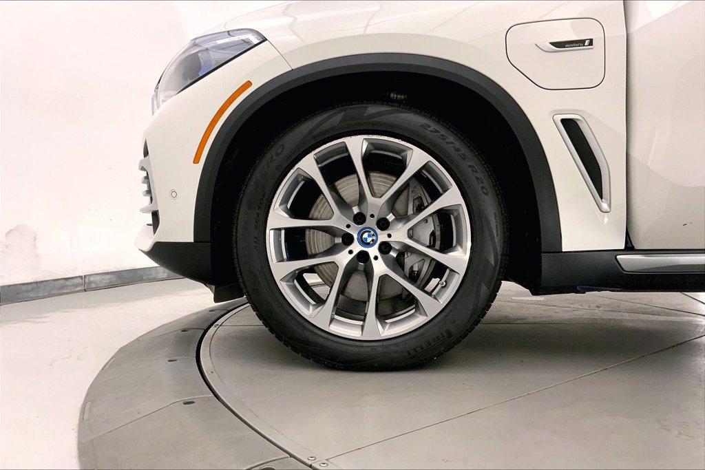 Certified 2023 BMW X5 xDrive45e w/ Executive Package AWD/4WD image 8