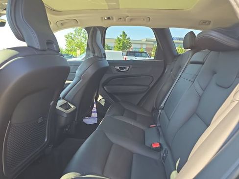 Used 2020 Volvo XC60 T6 Momentum AWD/4WD image 26