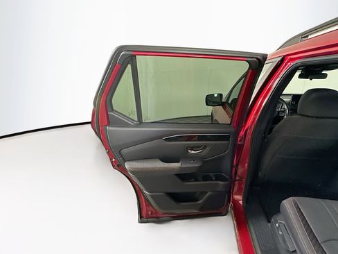 Used 2023 Honda Pilot Sport image 25