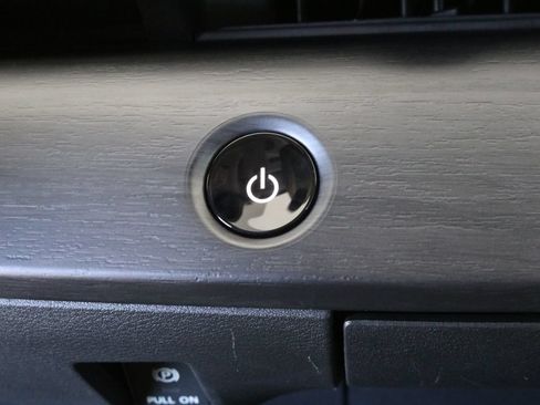 Used 2024 Nissan Ariya AWD image 20