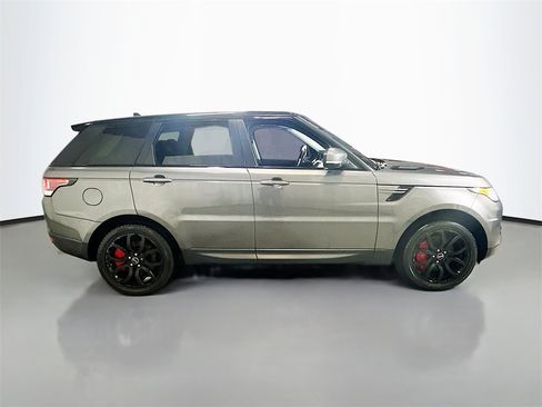 Used 2016 Land Rover Range Rover Sport SE image 9