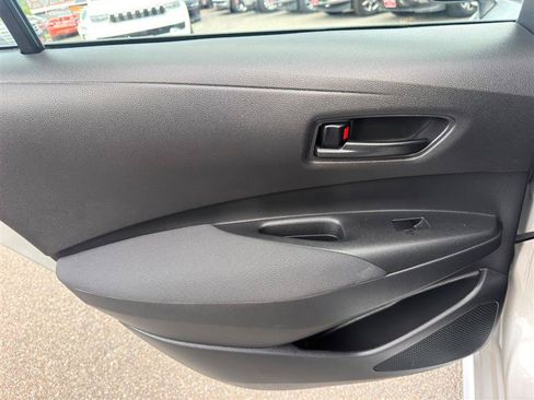 Used 2022 Toyota Corolla LE FWD image 20