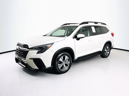 Used 2024 Subaru Ascent Premium w/ Convenience Package image 3