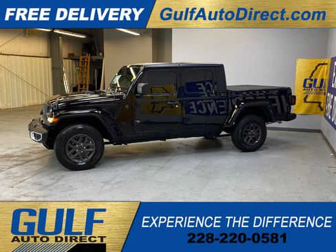 Used 2024 Jeep Gladiator Sport AWD/4WD image 5